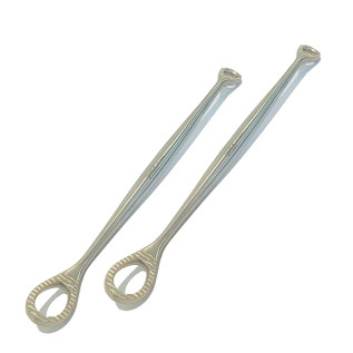 Anterior Vaginal Wall Retractor for Improved Surgical Outcomes